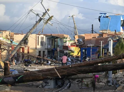 إعصار “ميليسا” يخلف 5 ملايين طن من الأنقاض في جامايكا