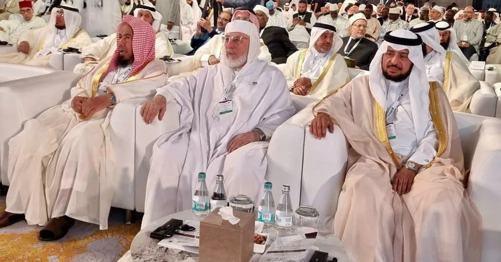 من الجزائر إلى الدوحة...الشيخ القاسمي يناقش نوازل الأمة مع كبار الفقه