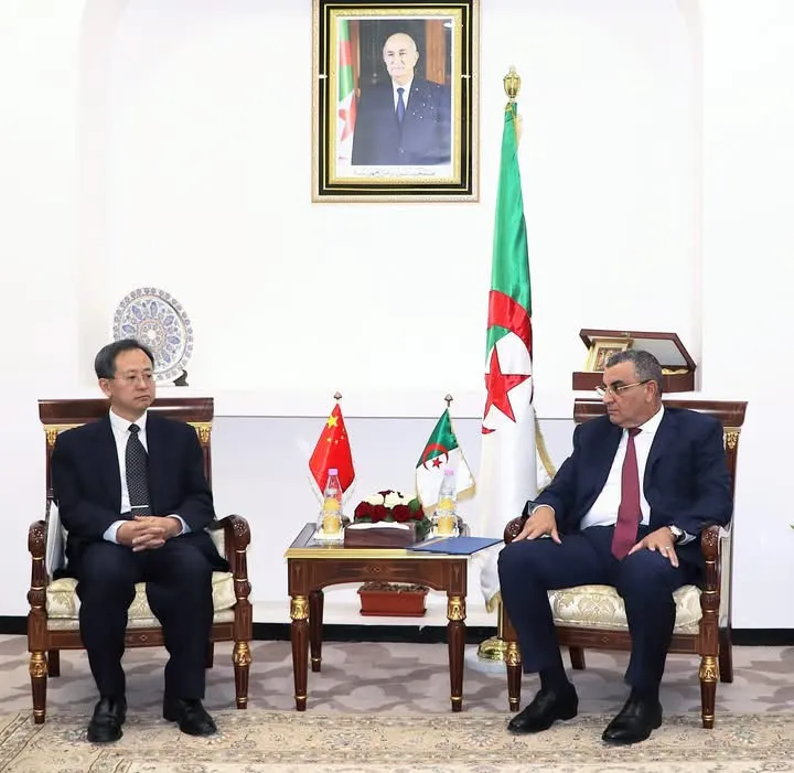 الجزائر-الصين: بحث تعزيز التعاون في مجال السكك الحديدية