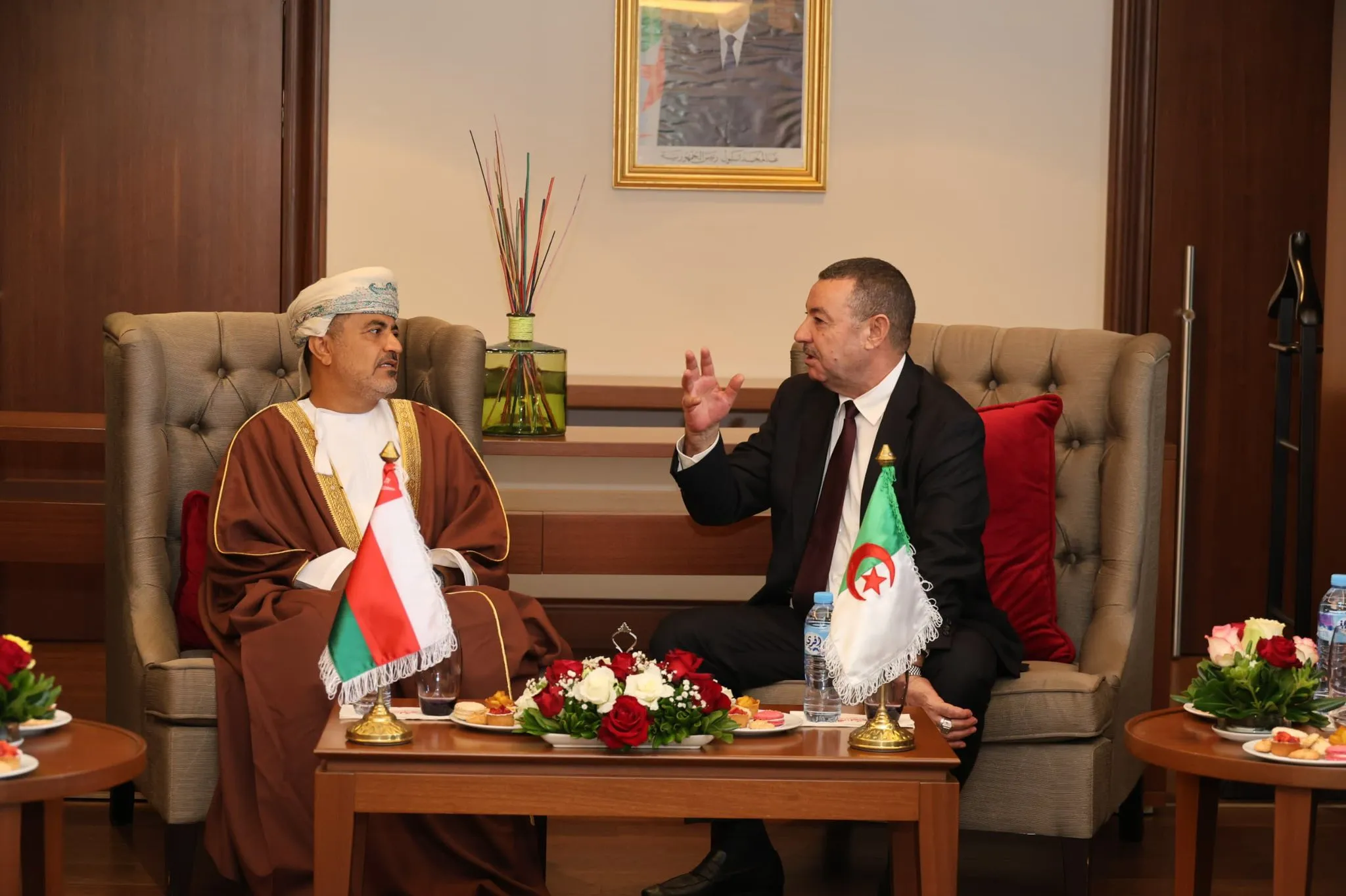سعيود يستقبل وزير النقل والاتصالات وتقنية المعلومات لسلطنة عُمان