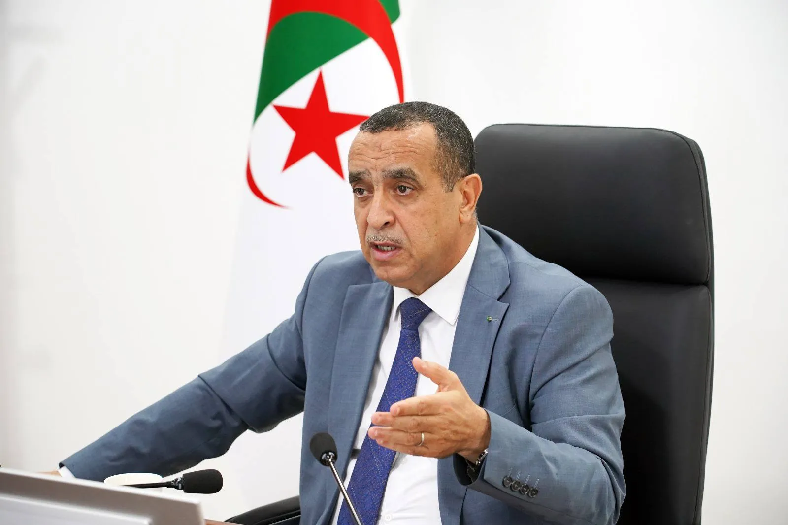 عجال يأمر بترشيد استهلاك الطاقة