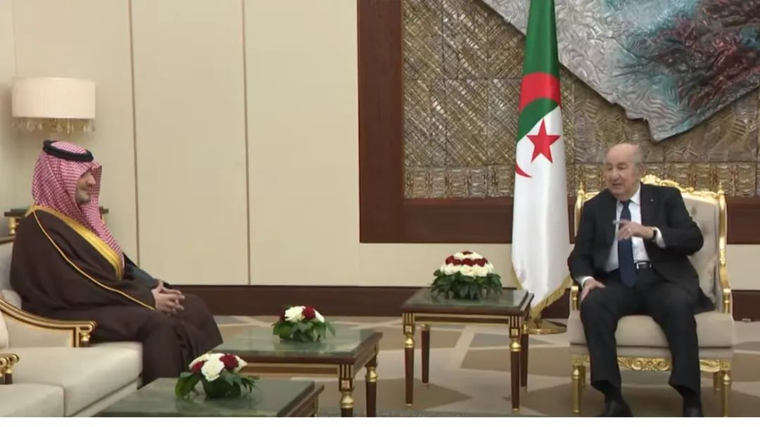 رئيس الجمهورية يستقبل الأمير عبد العزيز بن سعود بن نايف