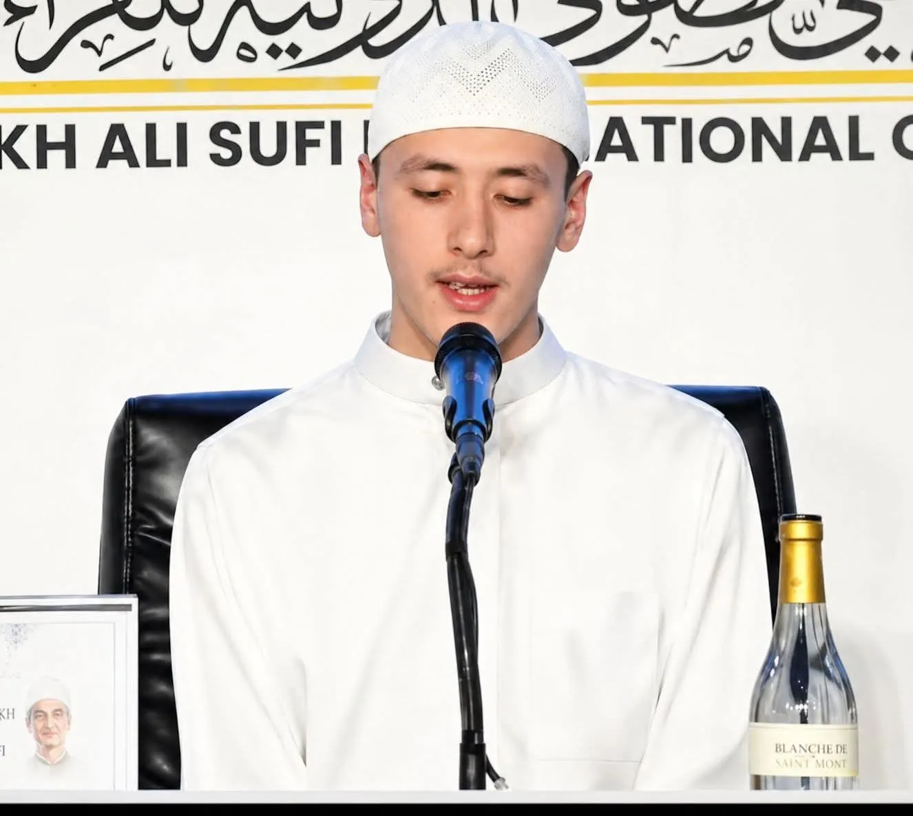 القارئ الجزائري رمّال يُتوّج بالمرتبة الأولى في مسابقة خادم الحرمين الشريف