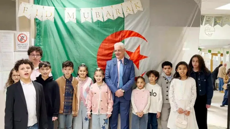 القنصلية الجزائرية بليل تنظم حفل استقبال لأبناء الجالية بمناسبة عيد الفطر