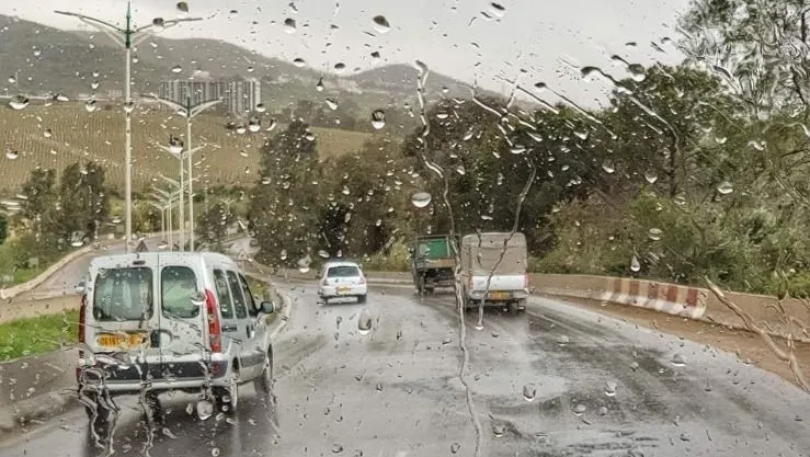 أمطار رعدية في 20 ولاية 