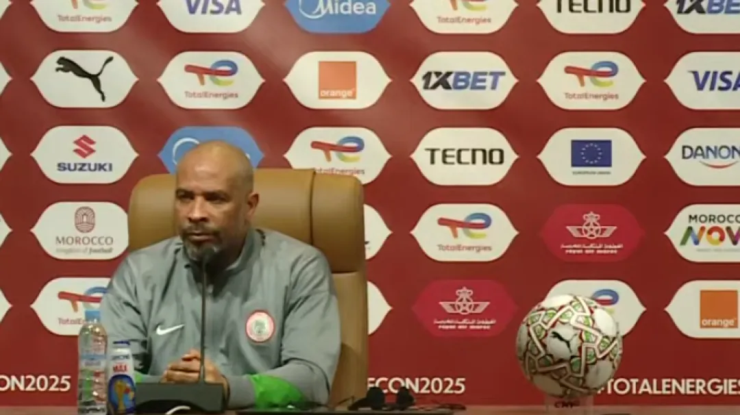 مدرب نيجيريا: المباراة أمام الجزائر ستكون كبيرة والحظوظ فيها متساوية