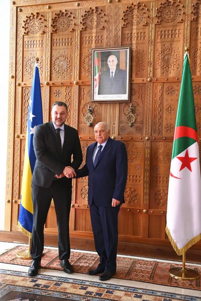 الجزائر-البوسنة والهرسك: توقيع اتفاق ثنائي في ميدان التكوين الدبلوماسي