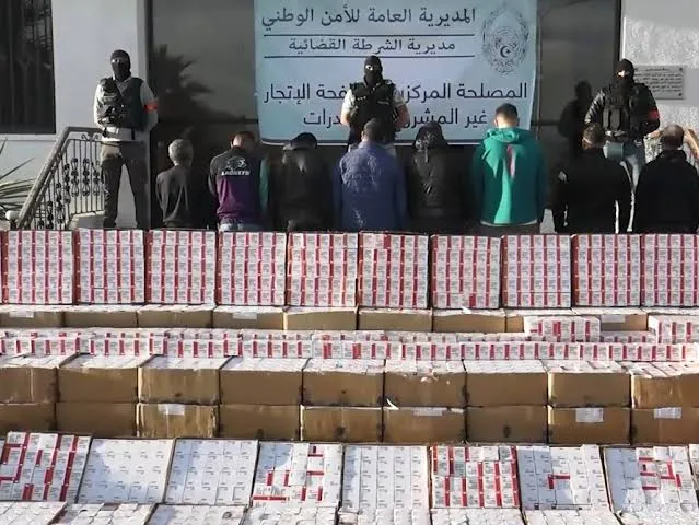 الإطاحة بشبكتين وحجز قرابة ربع مليون قرص مهلوس