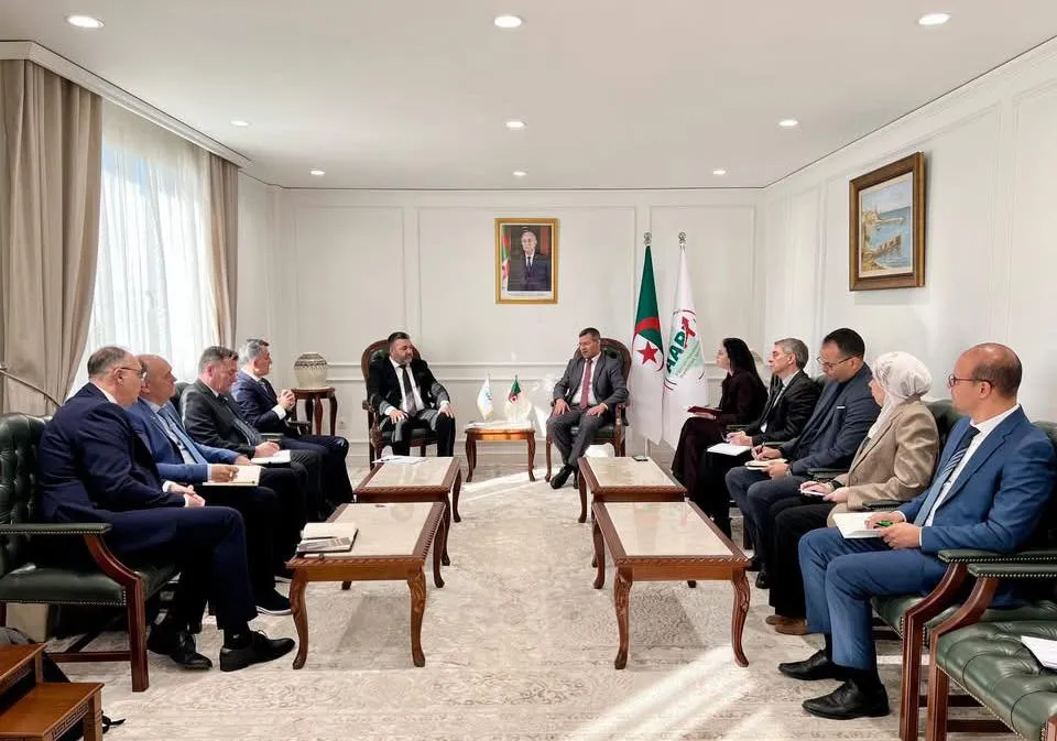 ركاش يناقش مشاريع صناعية وطاقوية مع وفد من البوسنة والهرسك