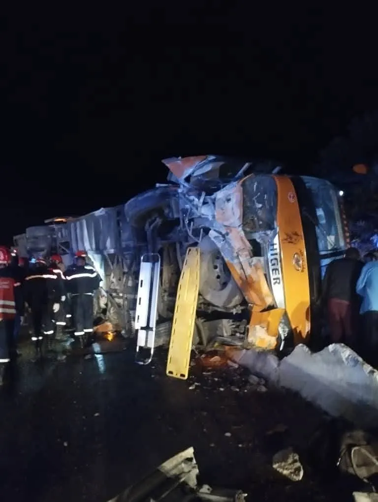 وفاة شخصين في حادث انقلاب حافلة بالبويرة