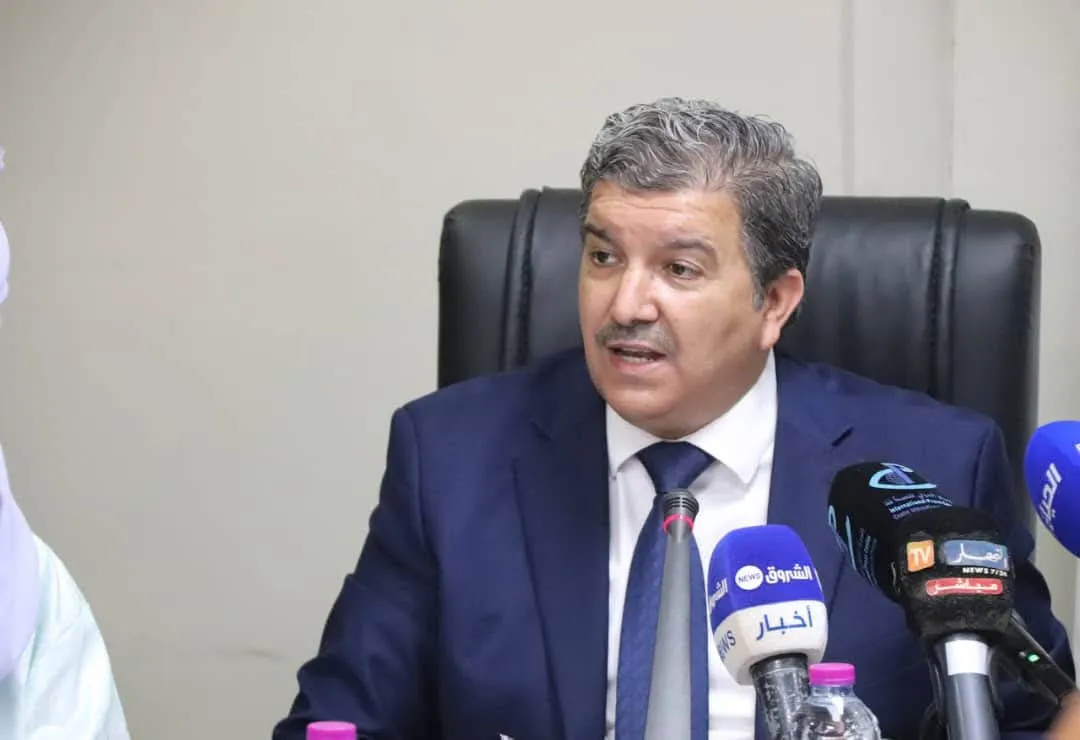 وزير الاتصال يشدد على ضرورة تكوين الصحفيين ومهنيي القطاع