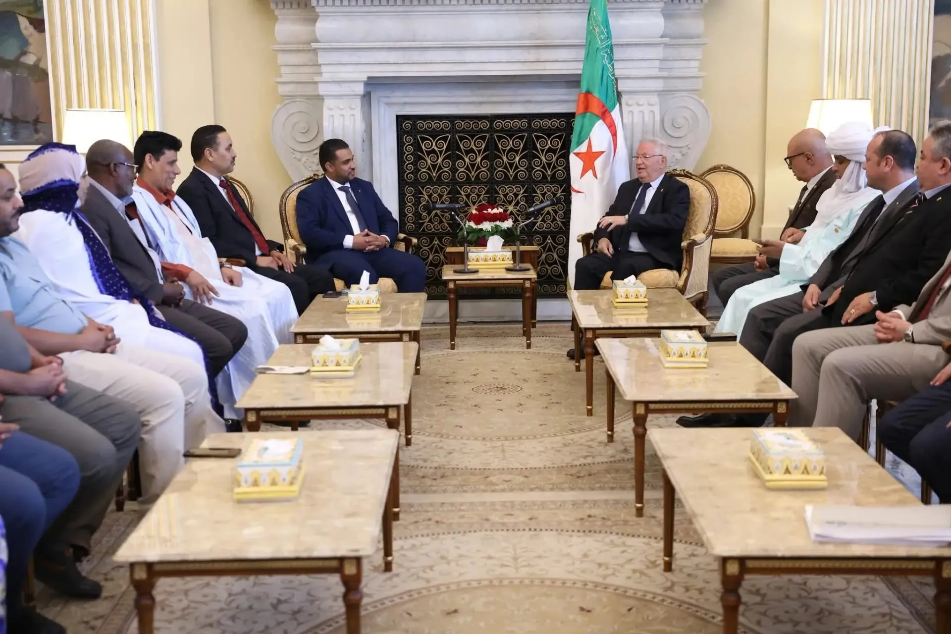 ناصري يستقبل وفدا عن المجلس الشعبي الولائي لتندوف