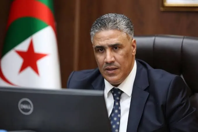 وزير السكن يكشف موعد بداية تسليم سكنات عدل 3