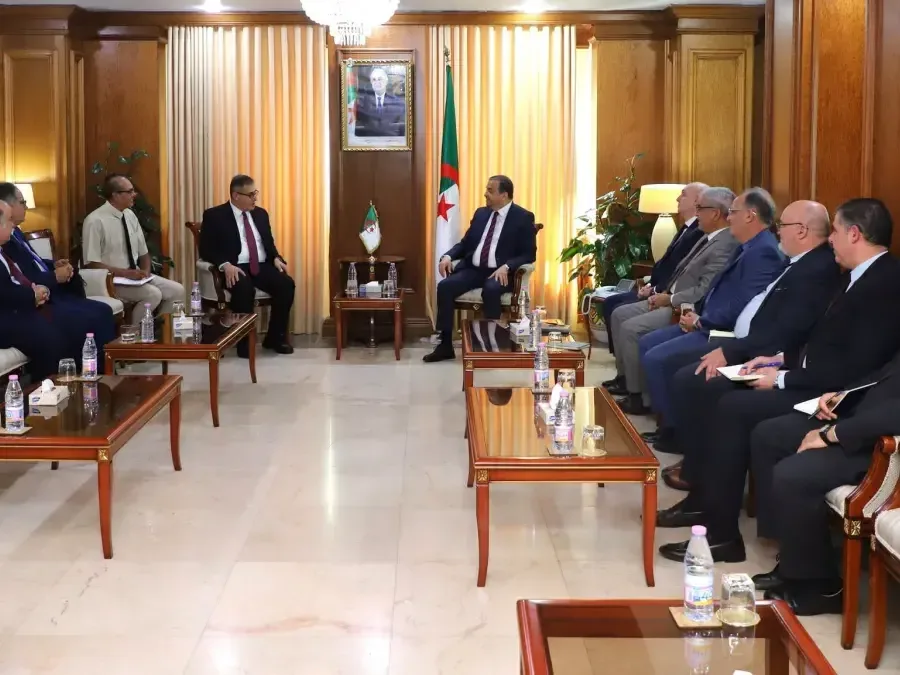 الجزائر تبحث تعزيز الشراكة الطاقوية مع شركة أمريكية رائدة
