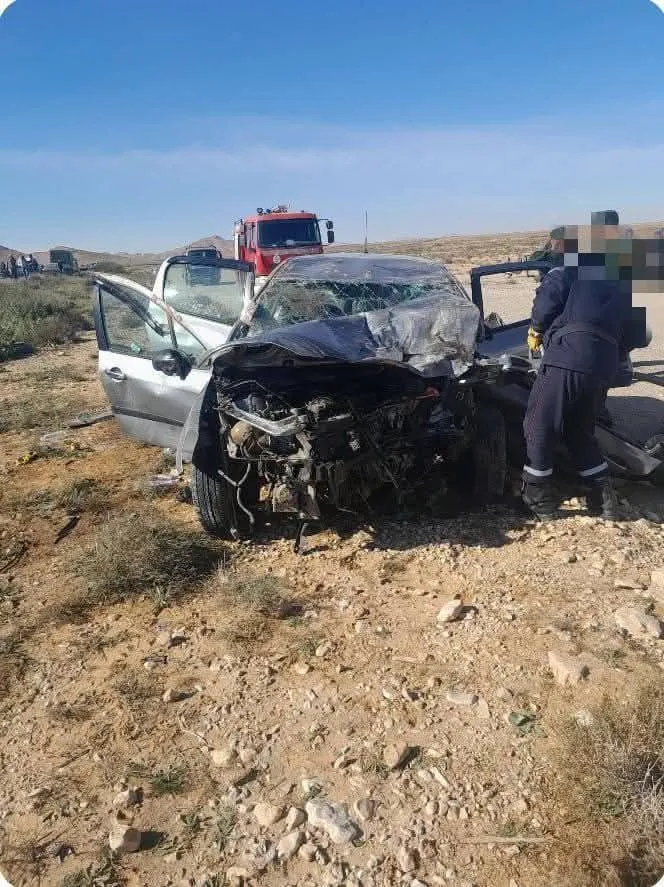 وفاة شخصين وإصابة 4 آخرين في اصطدام بين سيارتين بالجلفة