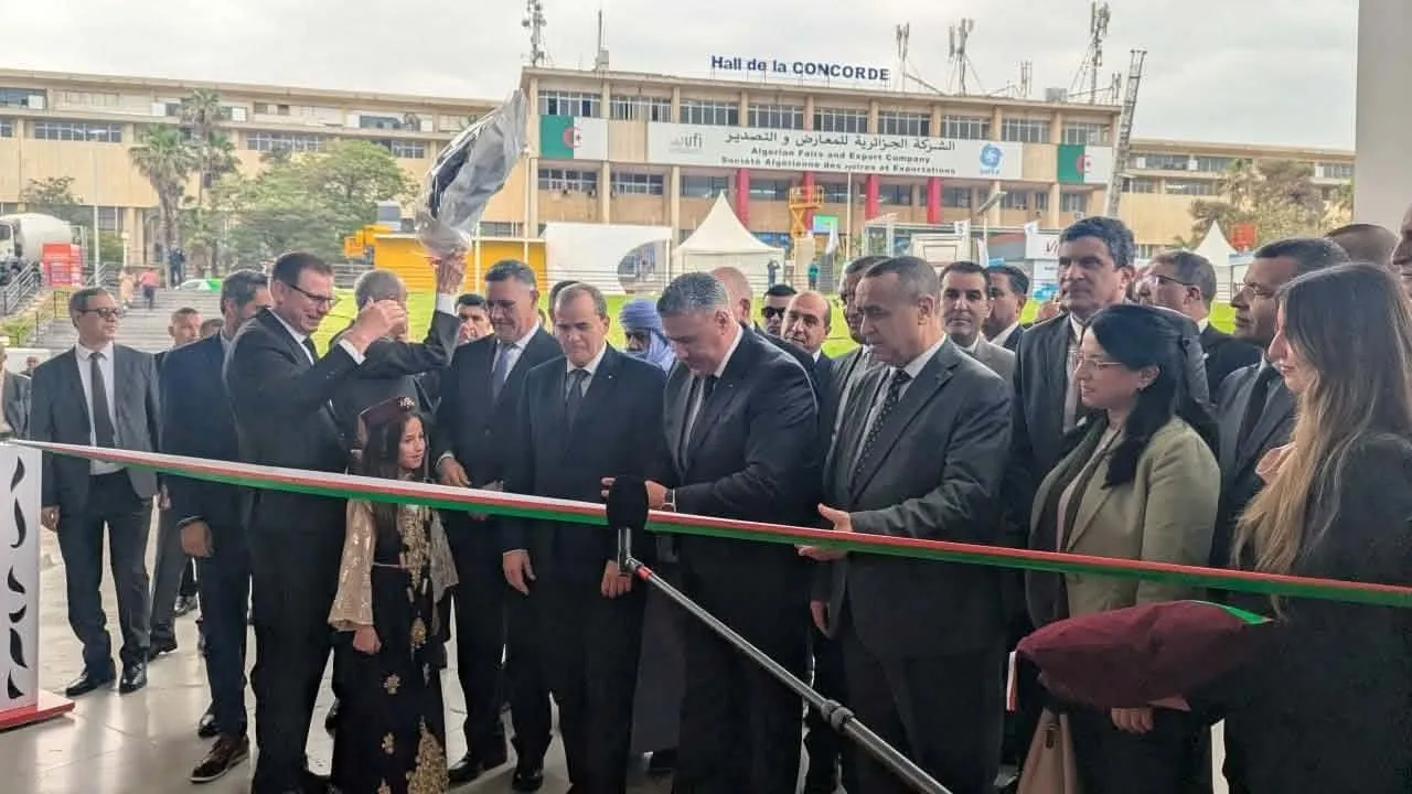 وزير السكن يشرف على افتتاح الصالون الدولي باتيماتيك