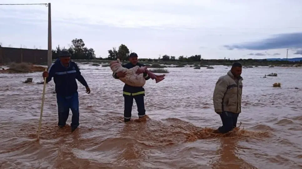 انتشال جثتي طفل وطفلة وإنقاذ 19 شخصًا إثر التقلبات الجوية الأخيرة