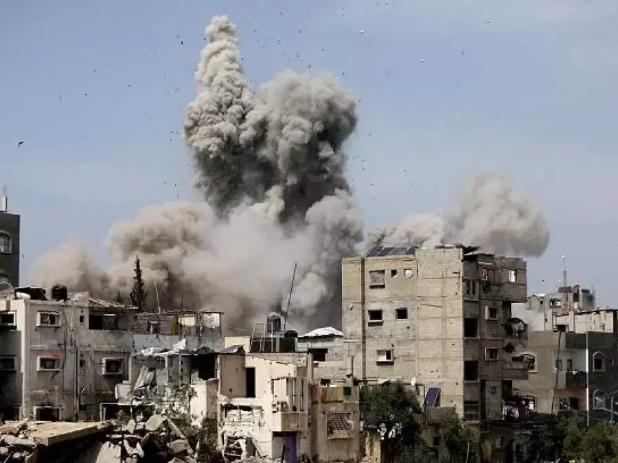 استشهاد 11 فلسطينيا جراء غارات صهيونية على قطاع غزة