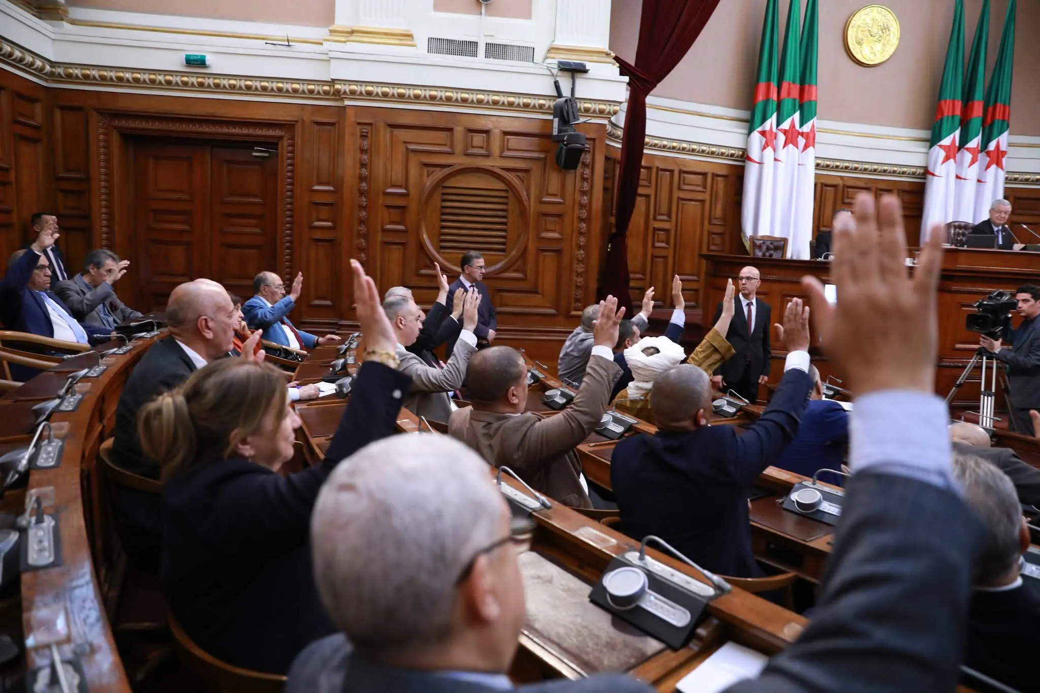 المصادقة على نص قانون تجريم الاستعمار الفرنسي في الجزائر