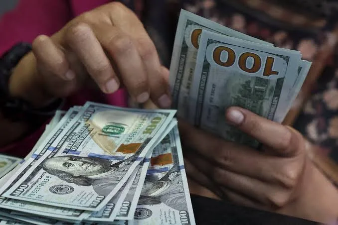 استقرار نسبي للدولار في أسواق العملات العالمية