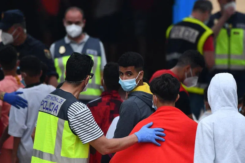 اعتراض أوروبي على خطة سانشيز لتسوية أوضاع المهاجرين باسبانيا