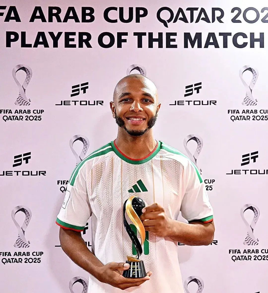 ياسين براهيمي أفضل لاعب في مواجهة العراق