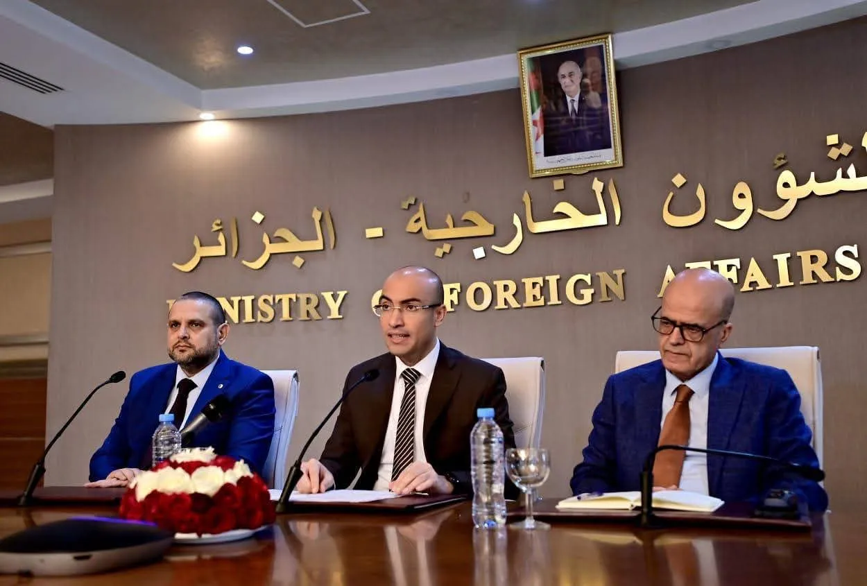 شايب يشرف على يوم تكويني لأعضاء الوفد القنصلي المكلف بتأطير موسم الحج