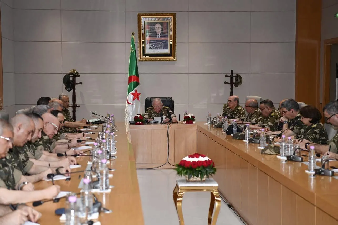الفريق أول شنقريحة يشرف على تنصيب المدير العام الجديد للأمن الداخلي