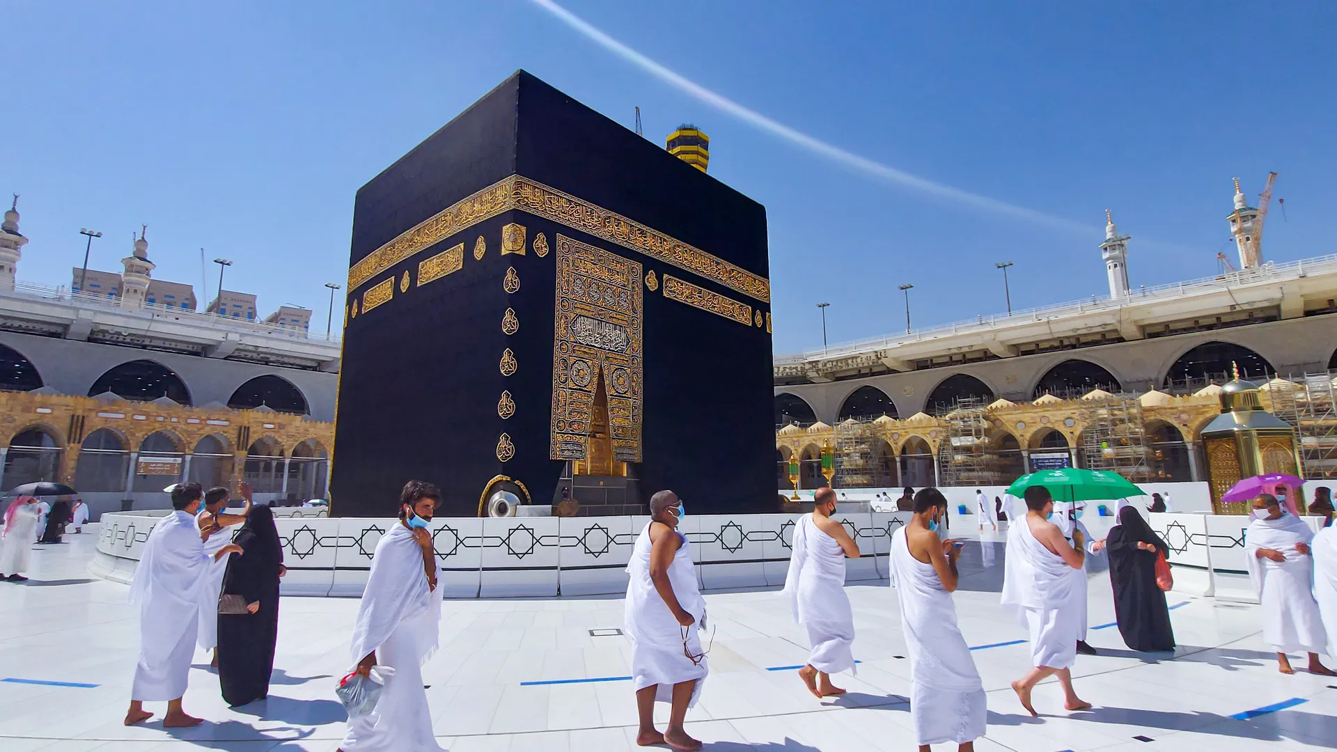 السعودية تُوقف تعاقدات مع 1800وكالة عمرة