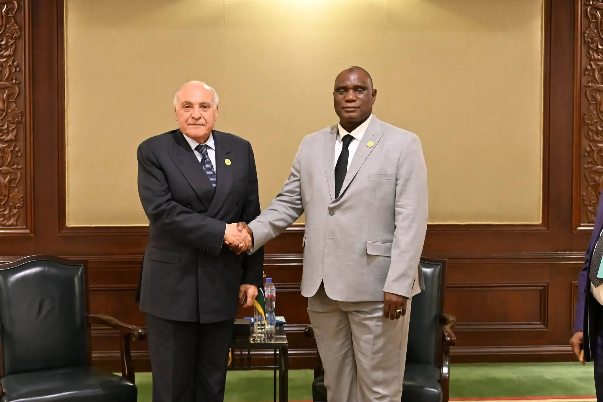 عطاف يجري محادثات ثنائية مع نظيره الغامبي