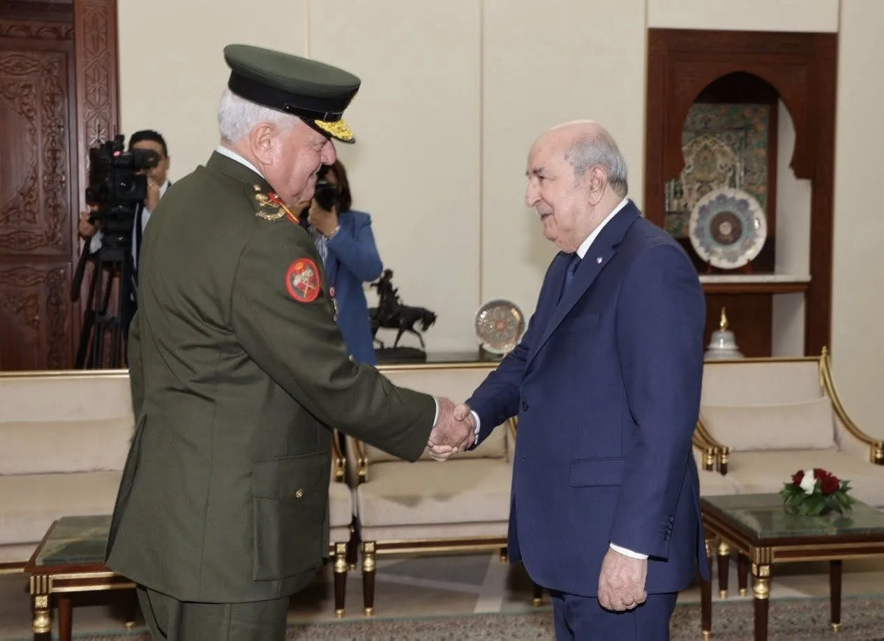 رئيس الجمهورية يستقبل رئيس هيئة الأركان المشتركة للقوات المسلحة الأردنية