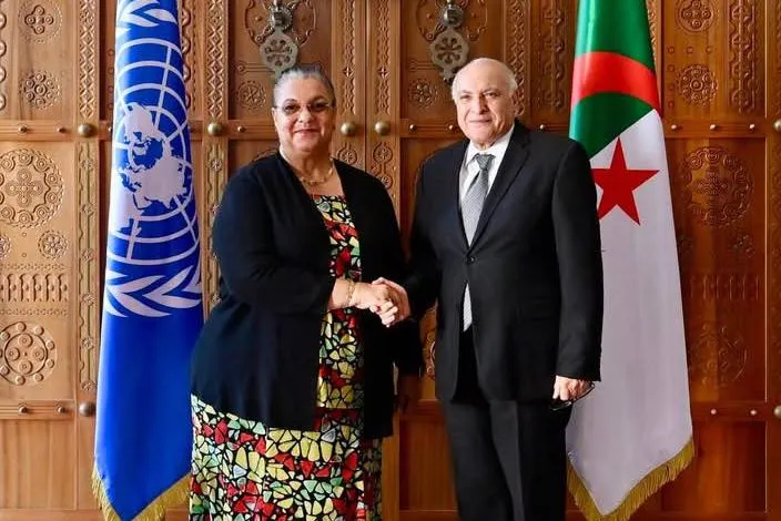 عطاف يستقبل رئيسة البعثة الأممية للدعم في ليبيا