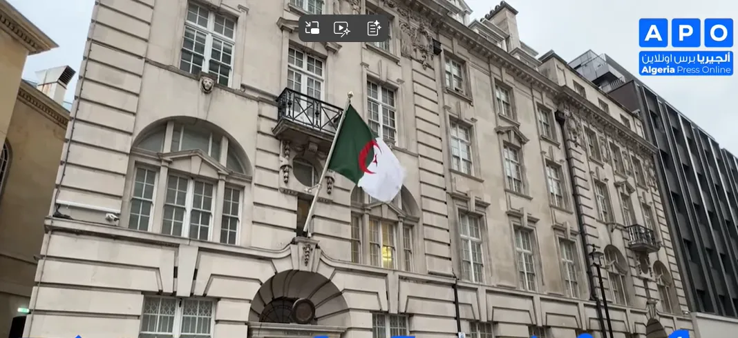 صمت سفارة الجزائر بلندن يطرح تساؤلات حول التعامل مع الإعلام