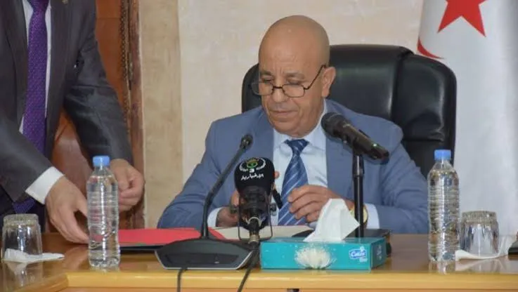 الرئيس تبون يسدي وسام بدرجة عشير من المصف للمدير العام للأمن الوطني