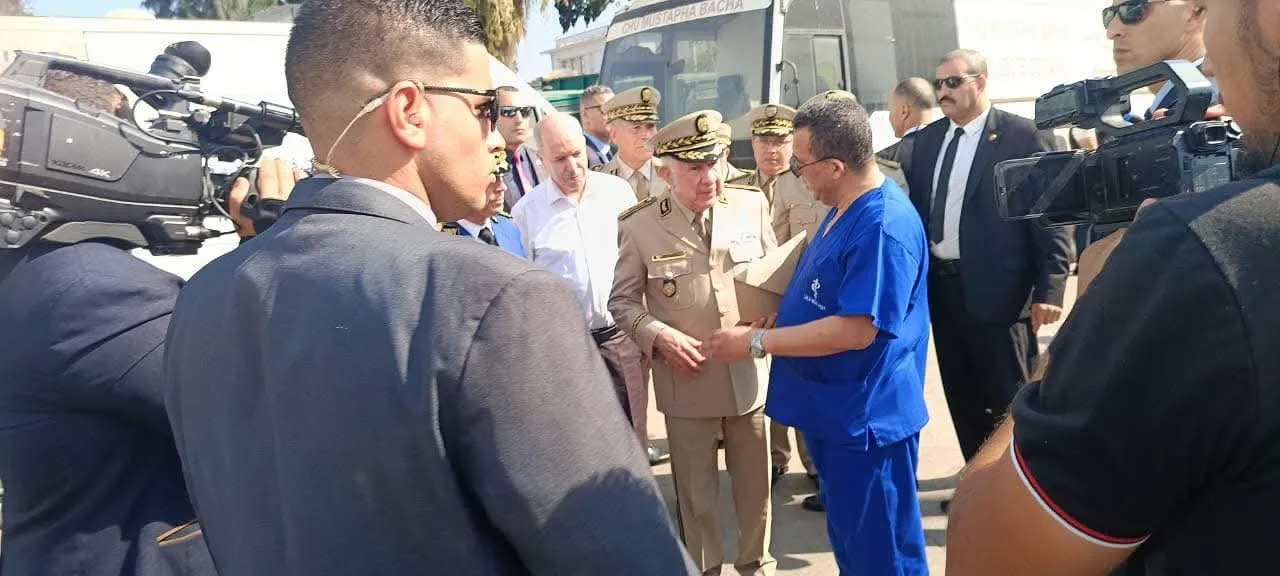 شنقريحة يزور ضحايا حادث الحافلة بالمستشفى
