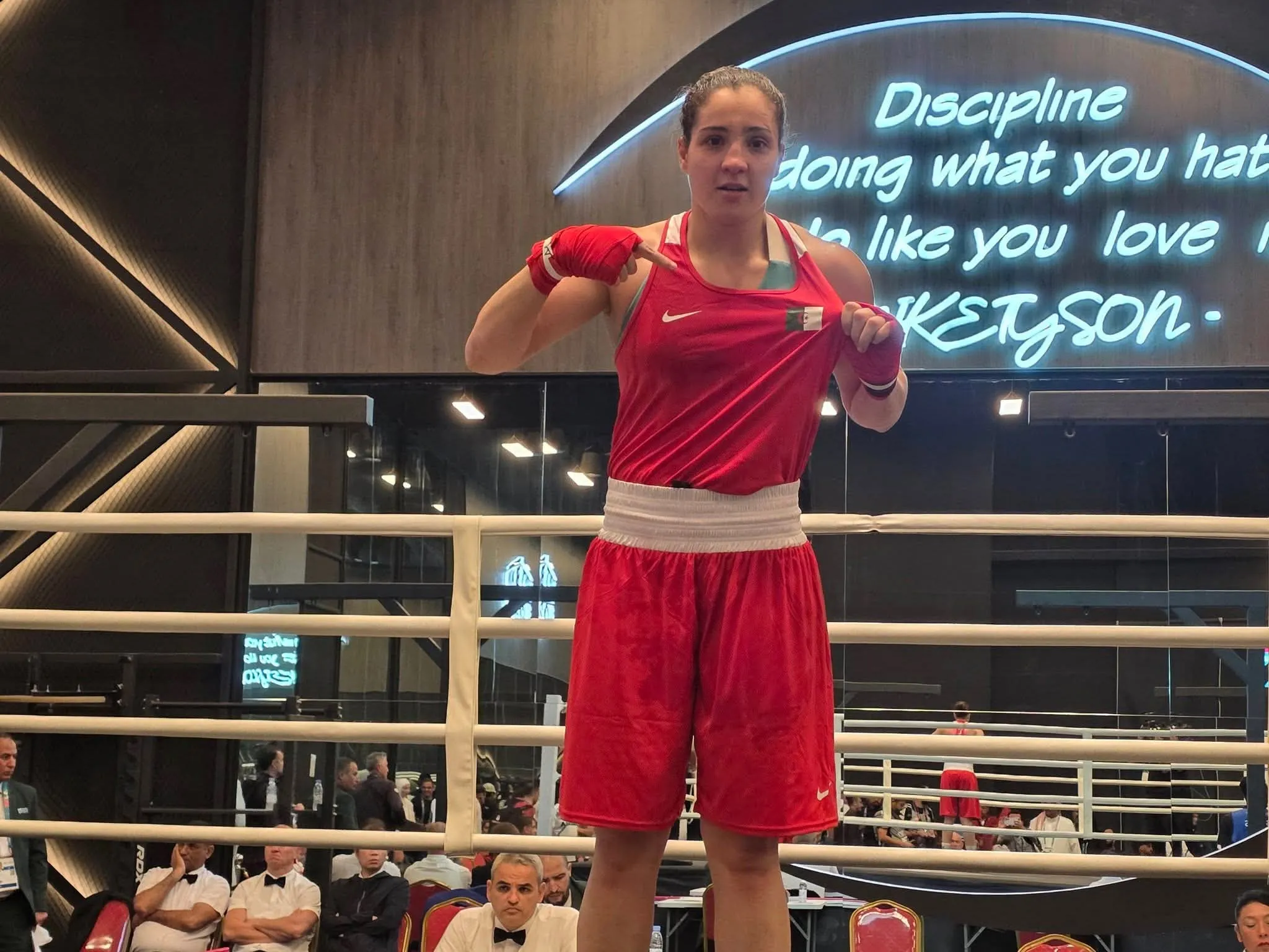 بطلة الملاكمة اشراق شايب تتوج بالميدالية الذهبية