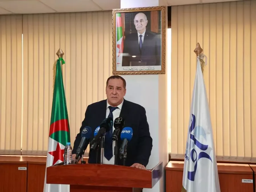 لتعزيز كفاءات الإعلام الوطني.. وزير الاتصال يفتتح دورة تكوينية
