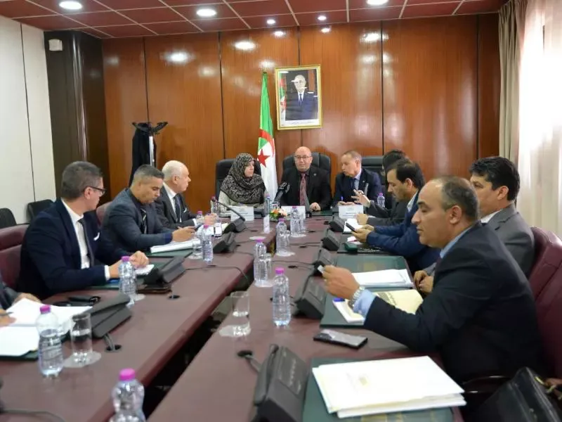 لجنة الشؤون القانونية تواصل دراسة مشروع القانون الأساسي للقضاء