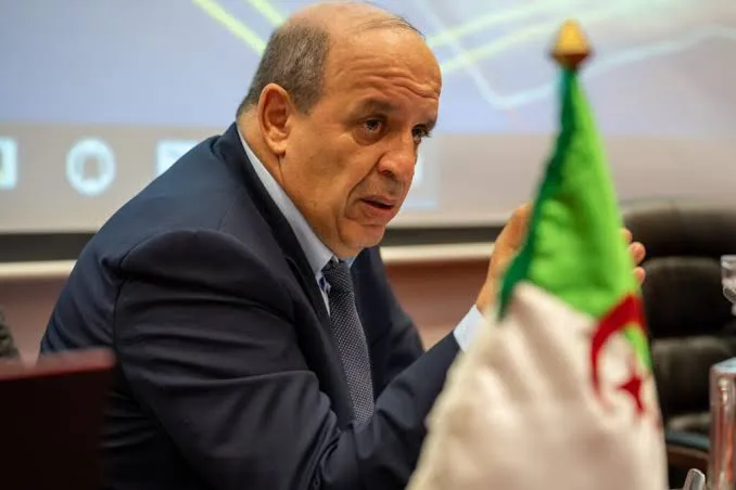 رئيس الجمهورية ينهي مهام محافظ بنك الجزائر