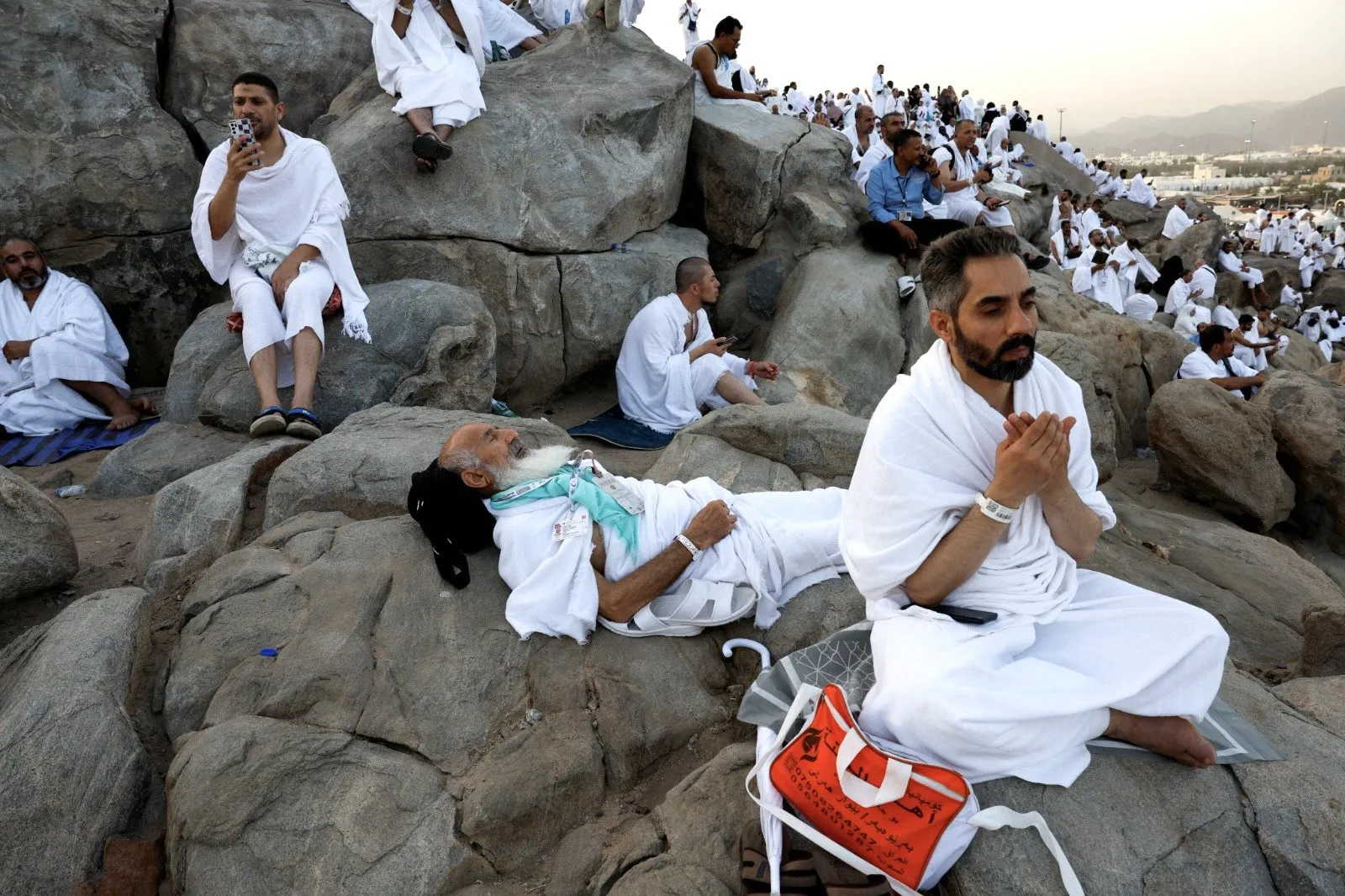أزيد من 1.5 مليون حاج بجبل عرفة لأداء أحد الأركان الأساسية لمناسك الحج