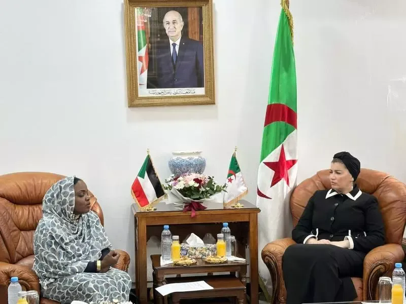مولوجي تستقبل وزيرة الدولة للموارد البشرية والرعاية الاجتماعية السودانية