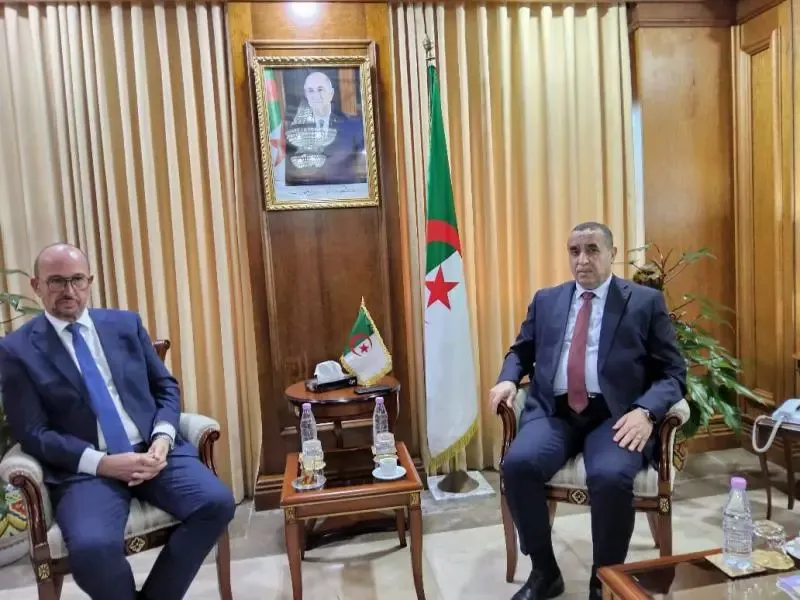 عجال يبحث مع وفد شركة \"سيمنس\" للطاقة سبل تعزيز التعاون الثنائي