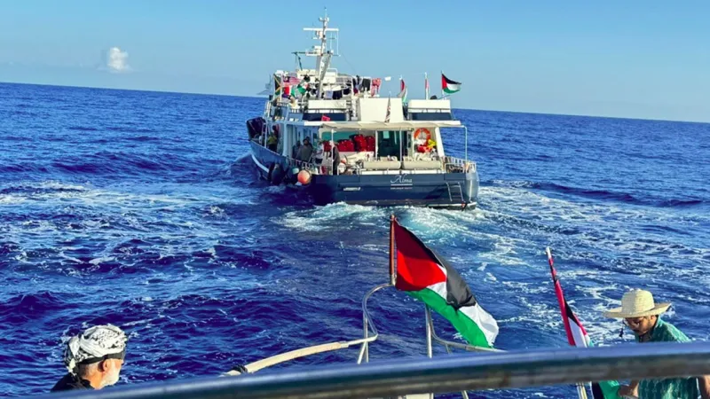 اللجنة الدولية لكسر الحصار :الاعتداء على أسطول الصمود لن يرعب  المتضامنين
