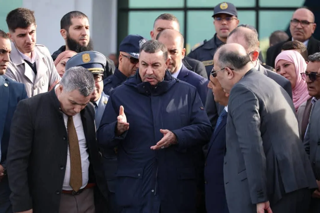 في زيارة مفاجئة لميناء الجزائر .. وزير النقل يصدر تعليمات صارمة