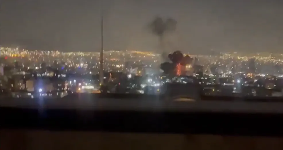 استهداف مقر الإذاعة والتلفزيون الإيراني