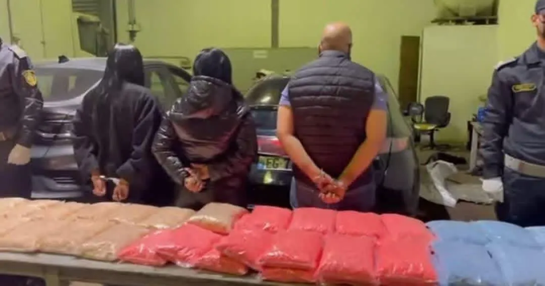 جمارك بجاية تحجز أكثر من 700 ألف قرص مهلوس