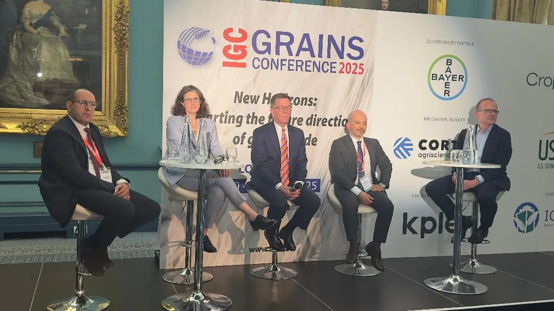 الجزائر تقدم الجنوب كمستقبل الزراعة العالمية في قمة لندن