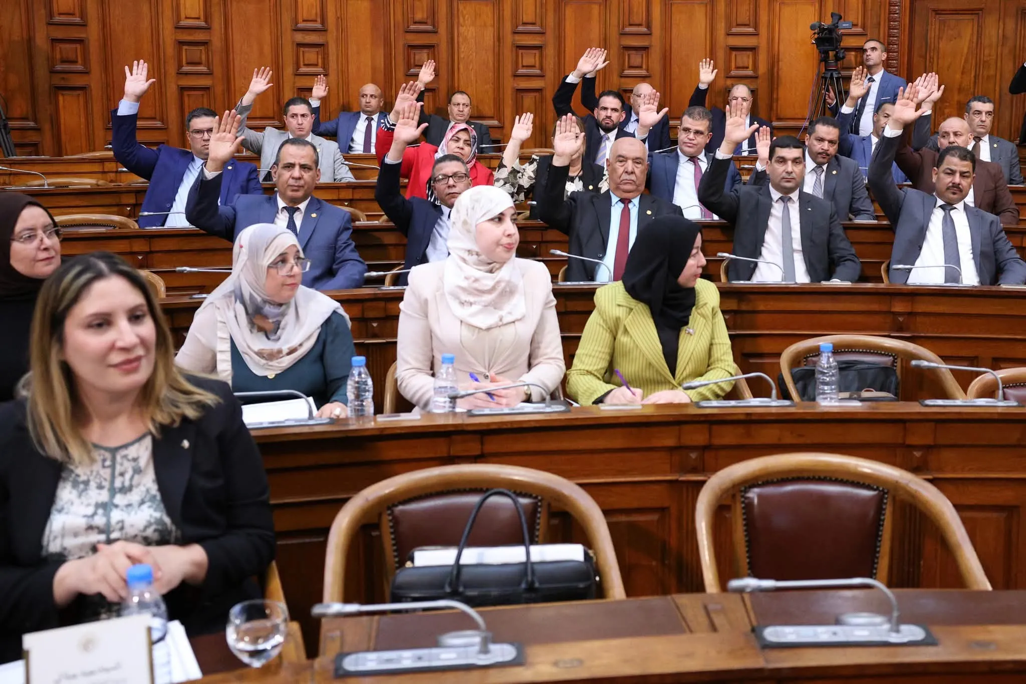 المصادقة على قانون تحديد الدوائر الانتخابية وعدد المقاعد البرلمانية