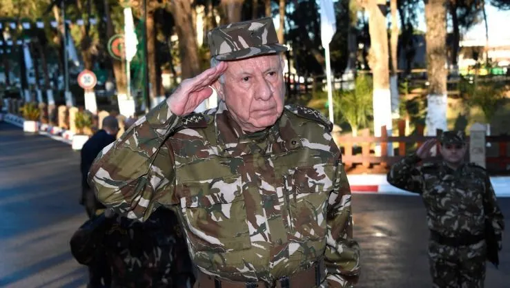 الفريق أول السعيد شنقريحة يعزي في وفاة العميد محمد بن ديدة