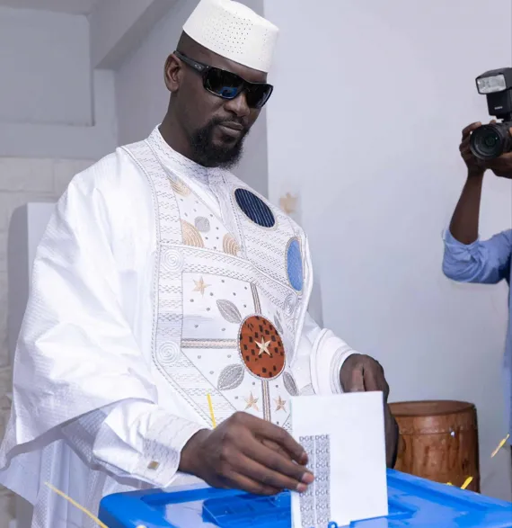 المحكمة العليا في غينيا: مامادي دومبويا رئيسا للبلاد